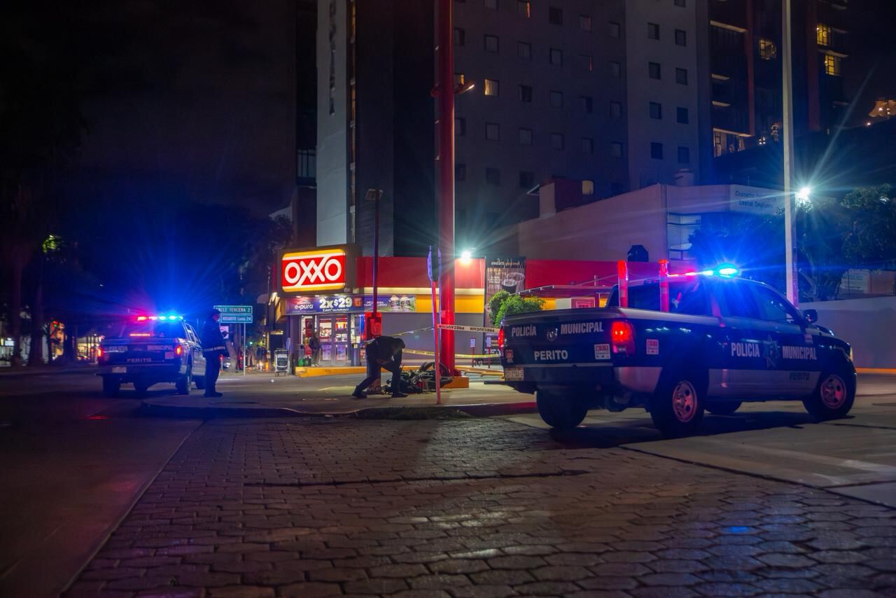 MUERE MOTOCICLISTA TRAS CHOCAR CONTRA POSTE EN ZONA RÍO