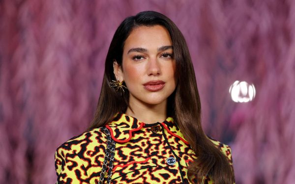 Dua Lipa demanda a Samsung por uso no autorizado de su imagen en televisores