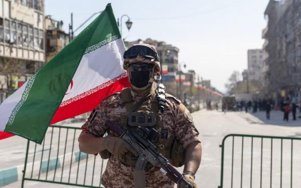 Kuwait acusa a Irán de infiltrar comando armado para atacar proyecto estratégico financiado por China