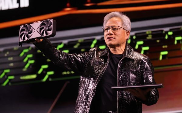 JENSEN HUANG ADVIERTE QUE LA INTELIGENCIA ARTIFICIAL PODRÍA AUMENTAR LA CARGA LABORAL Y REDISEÑAR EL EMPLEO