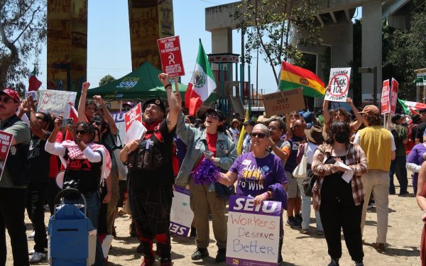 TRABAJADORES MARCHAN EN SAN DIEGO POR DERECHOS LABORALES Y UNIDAD