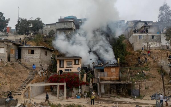 INCENDIO DAÑA DOS VIVIENDAS EN PATRIMONIO FAMILIAR