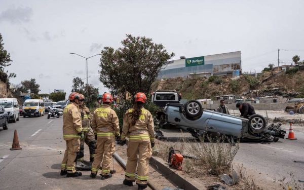 MUSTANG PIERDE EL CONTROL Y TERMINA VOLCADO EN PROLONGACIÓN CALLE SEGUNDA