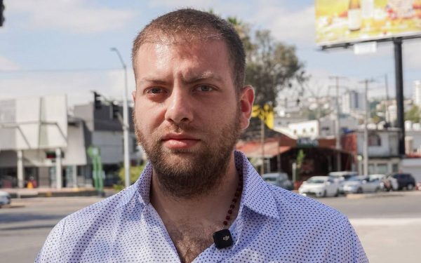 *Frente al restaurante familiar, joven estadounidense amplía denuncia por presunta privación ilegal de la libertad en Tijuana*
