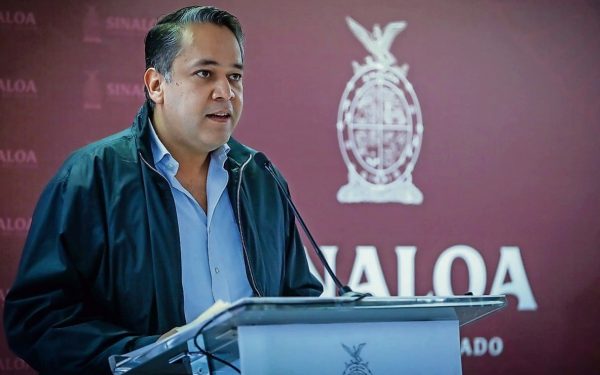 Exsecretario de Finanzas de Sinaloa se entrega a autoridades en Nueva York