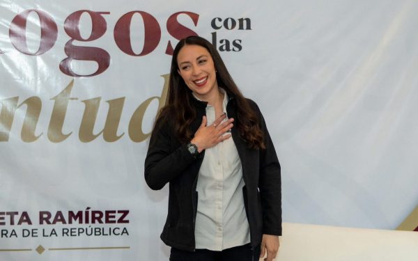 Julieta Ramírez escucha a jóvenes de Ensenada sobre salud mental