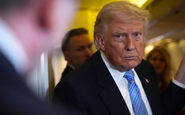 Trump fija plazo límite para decidir si ataca Irán esta semana