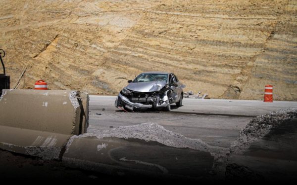 Tráiler sin frenos provoca accidente en bulevar 2000 y deja un lesionado