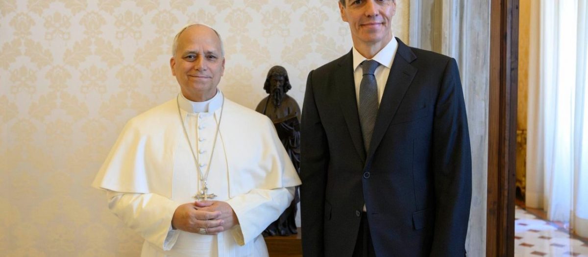 León XIV recibe a Pedro Sánchez en el Vaticano
