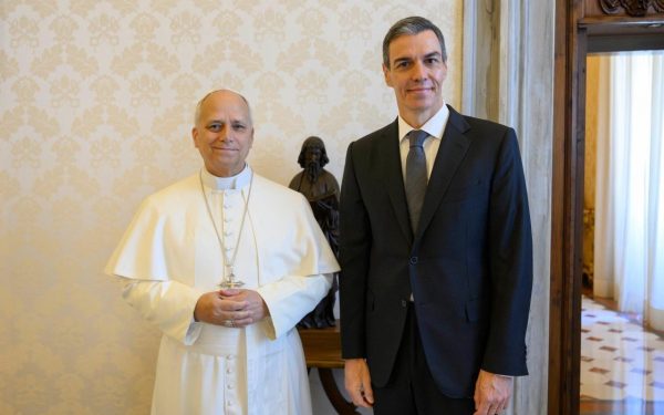 León XIV recibe a Pedro Sánchez en el Vaticano