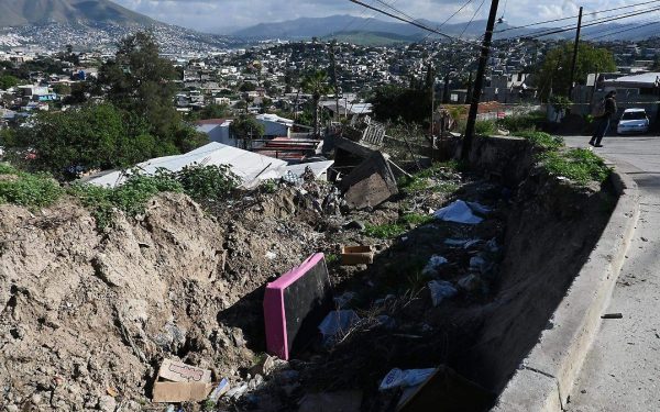 Crecen viviendas en riesgo de deslizamiento en Tijuana